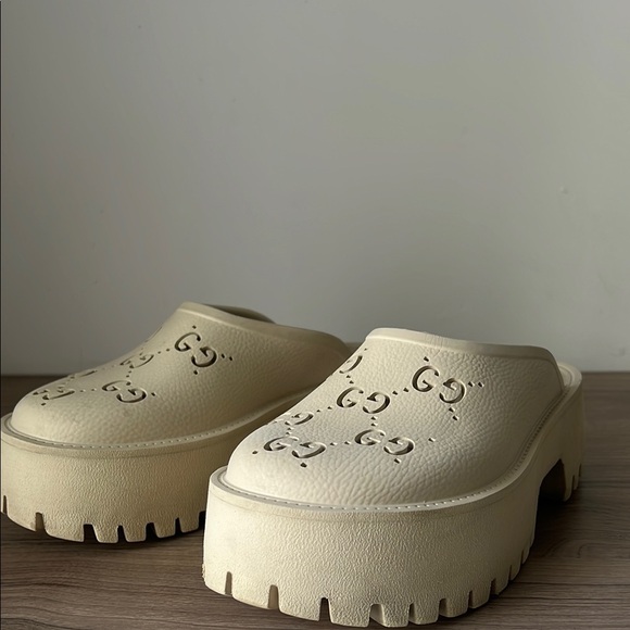 Gucci Beige Platform Clogs - Picture 7 of 8